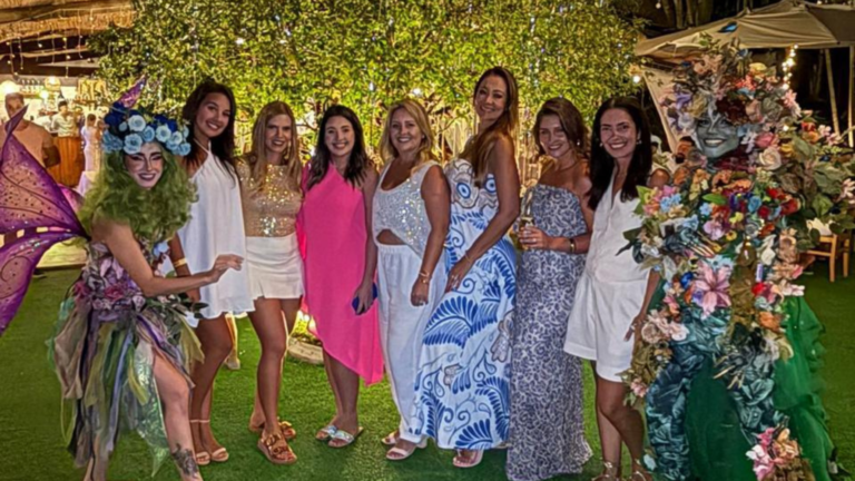 Hóspedes participam do evento