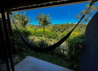 hero-chale-lirio-mobile